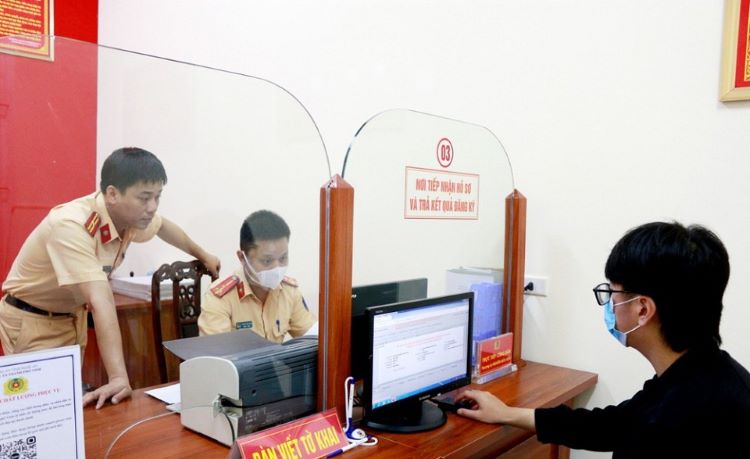 bấm biển số xe máy ở đâu