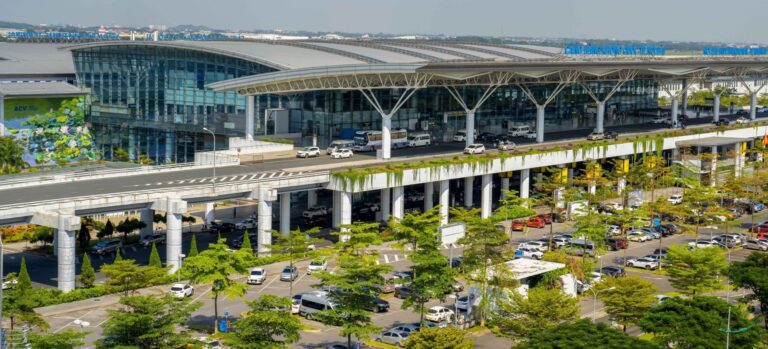 sân bay Nội Bay có chỗ gửi xe máy không